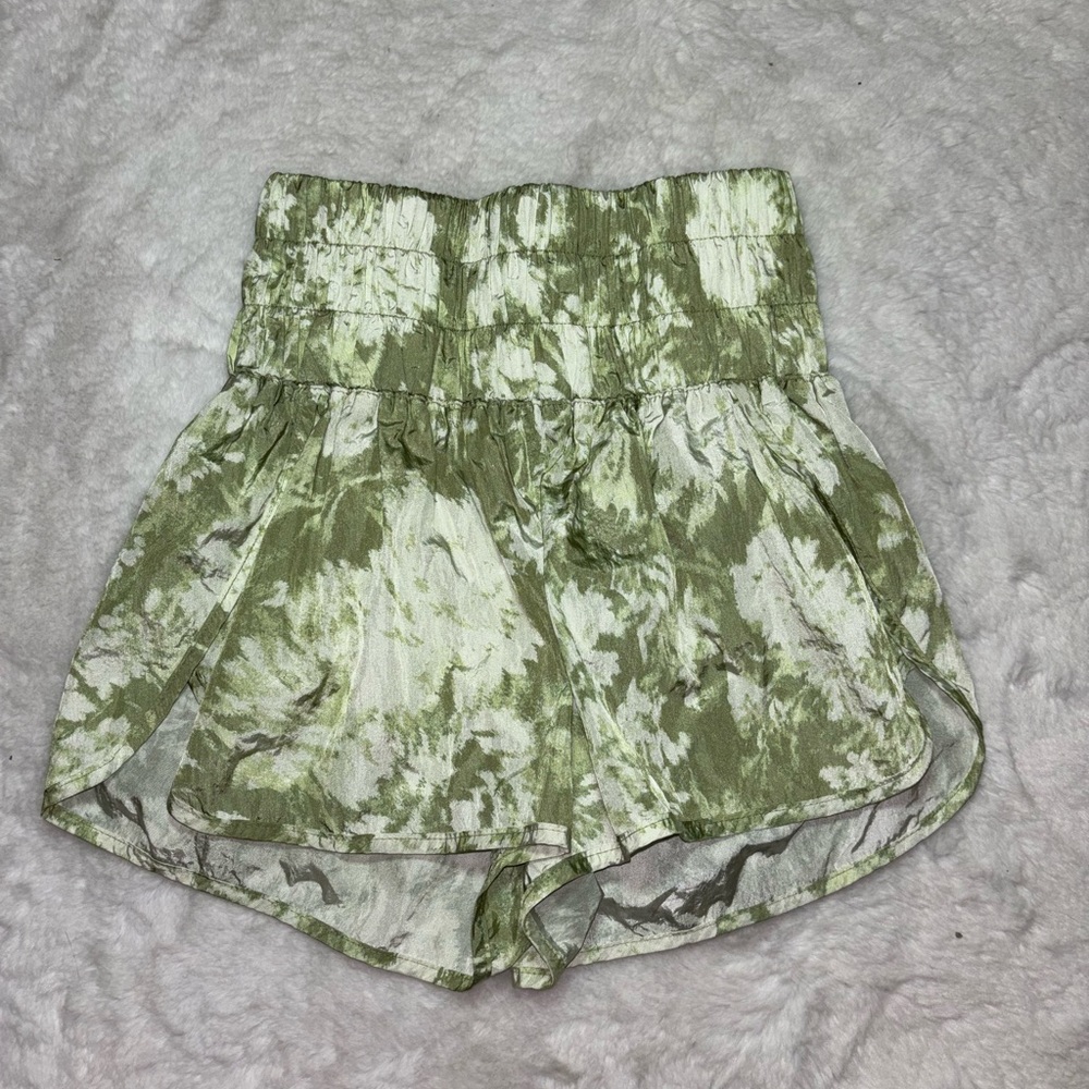 Green and white tie-dye The way home Free people shorts